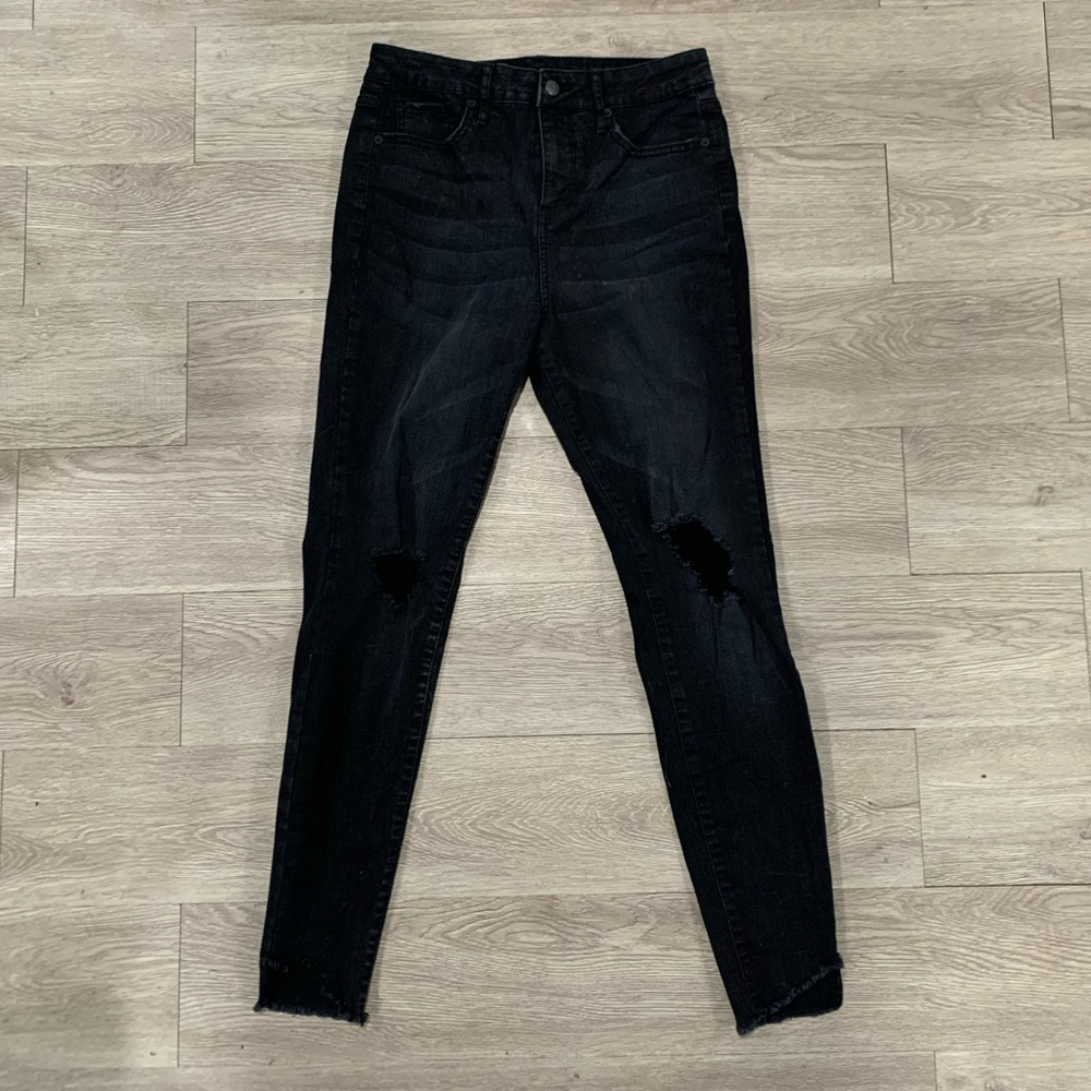 Black Wildfable Ripped Skinny Jeans SIZE: 6